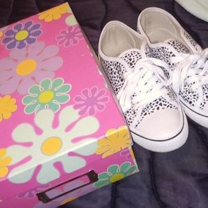 White with black polka dots Sneakers 👟